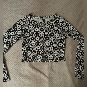Black and White Patterned Long Sleeve Fitted Crop Top